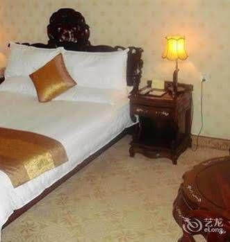 Huaqiao Hotel Linhai Exterior foto