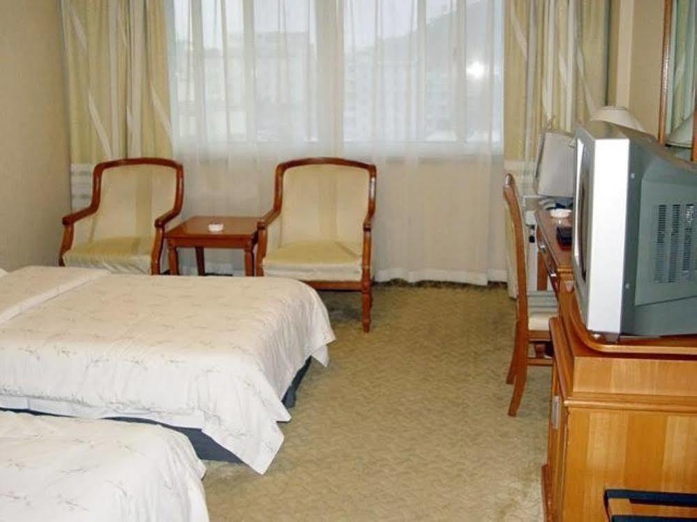Huaqiao Hotel Linhai Exterior foto